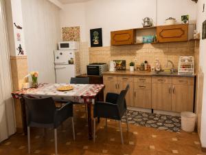 Adems Cozy Terrace Retreat
