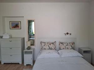 Studio with garden near the sea