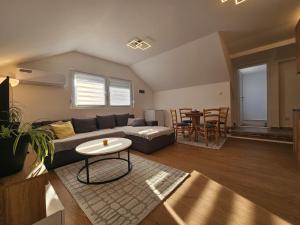 Airport Apartment II
