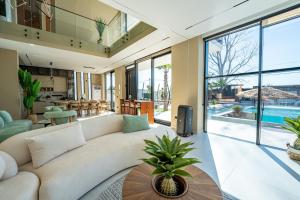 Azura Villa with Pool Sauna Jacuzzi