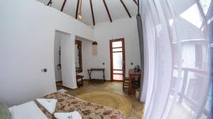 Olarashii River Lodge