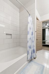 Modern Lux 1 bed 1bath Apt in Richardson CityLine