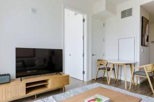 Modern 1BR at The Axel Full Amenities