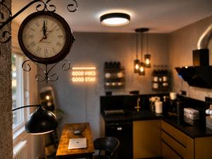 Macedonia Square Suite 22 - Pedestrian Street