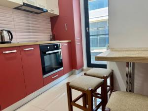 Mamaia Beach LuxyMar 3 Apartment