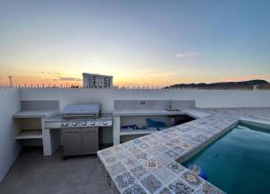 Luxury Sunset Retreat 3BR 3BA Pool