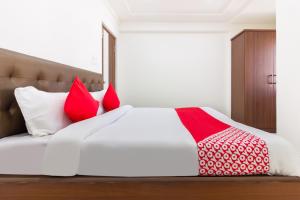 Super Hotel O Qualia Inn Kondapur Near Botanical Garden