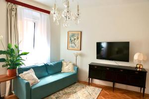 Galileo Galilei Design Apartment by the Park