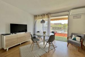 Bright studio just outside Cannes