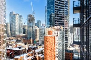 Stylish Condo Downtown UofT Ryerson