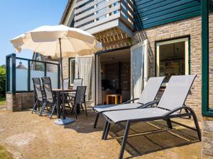 6-Guest Texel Villa with Sauna & Spa