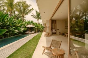 COZ Bali Boutique Villas walking distance to Padang Padang Beach