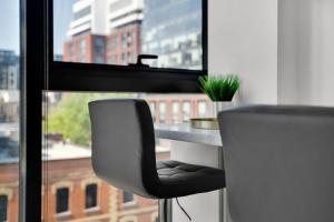 Downtown Toronto Lux 1BR on King St