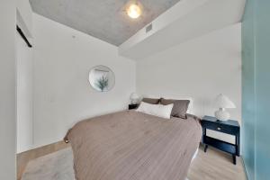 Downtown Toronto Lux 1BR on King St
