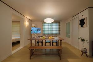 Entire Home, 3 Queen Beds, Easy Access to Gwangjang Market, DDP, Myeongdong