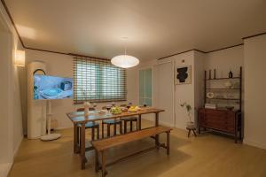 Entire Home, 3 Queen Beds, Easy Access to Gwangjang Market, DDP, Myeongdong