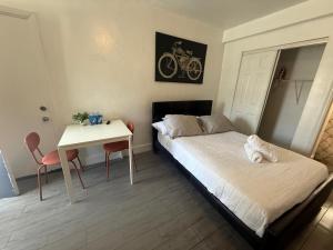 Modern Retreat at 1843 Dewey Street, Minutes to the Beach 105