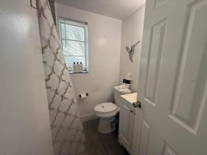 Modern Retreat at 1843 Dewey Street, Minutes to the Beach 105
