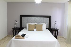 Casa Fontana - 3BR Home with Terrace & Free Parking