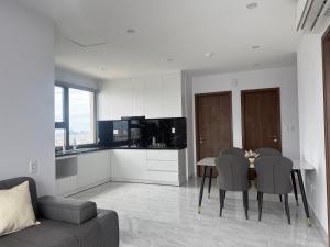 2BR Luxury Apartment 5 minutes to Da Nang Airport