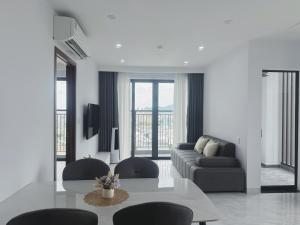 2BR Luxury Apartment 5 minutes to Da Nang Airport