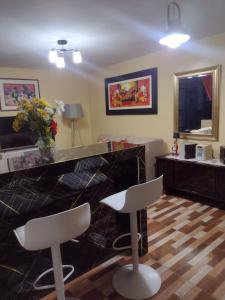 First-floor accommodation 15 min from the airport
