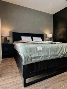 Vỏ nhỏ Home - Lazur Cửa Lò