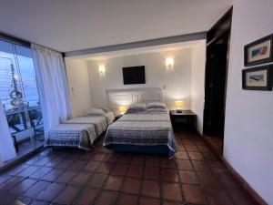 Club Colonial Hotel