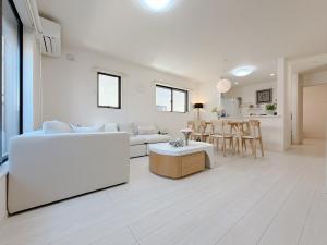 Emi House