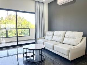 Sky Hotel - Cinema rooms & Apartments - Free laundry
