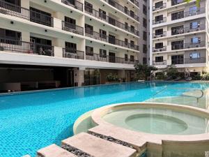 1605 One BR Deluxe Suite at SunnyPlace Residences