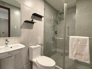1605 One BR Deluxe Suite at SunnyPlace Residences