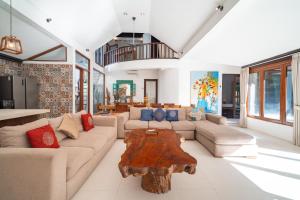 Aveli Villa 5 Bedroom with Pool at Seminyak 5 Mnt To beach by Car