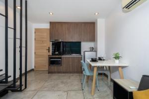 Duplex Loft 5 Pools and Gym near Nai Harn Beach- UTL B119