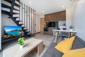 Duplex Loft 5 Pools and Gym near Nai Harn Beach- UTL B119