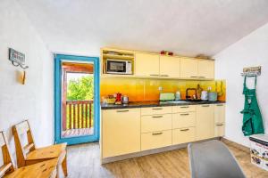 Villa Salamander Suite - Garden & EV charger - Happy Rentals