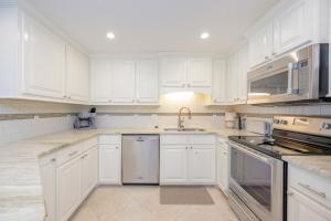 Phoenix VIII 81504 condo