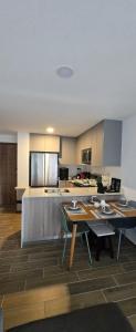 Moderno apartamento en Zona 14 con piscina y parqueo
