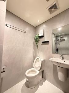 1610 Deluxe Studio Suite at SunnyPlace Residences