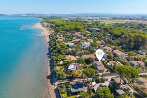 Villa Janela Escape & Retreat, 30m from the Beach - Happy Rentals