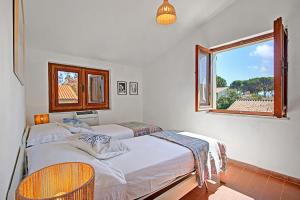 Villa Janela Escape & Retreat, 30m from the Beach - Happy Rentals