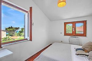 Villa Janela Escape & Retreat, 30m from the Beach - Happy Rentals