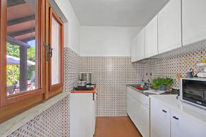 Villa Janela Escape & Retreat, 30m from the Beach - Happy Rentals