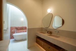 Heart of Bingin, 3BR Private Villa BoLi