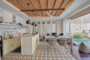 3BR Tropical Villa in the heart of Berawa