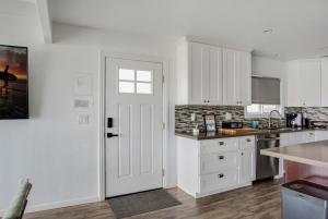Beachfront Condo on A LowKey Beach