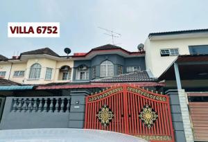 Area Bandar Putra Kulai 4-6BR near AEON IOI Airport
