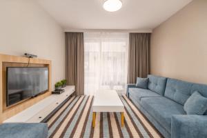 Bel Mare Modern Apartment with Terrace Close to the Beach by Noclegi Renters