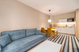 Bel Mare Modern Apartment with Terrace Close to the Beach by Noclegi Renters