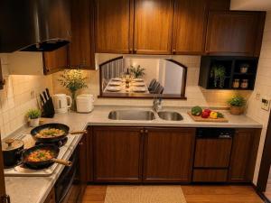 Spacious Family Apartment in Tokyo Up to 12 Guests Elevator